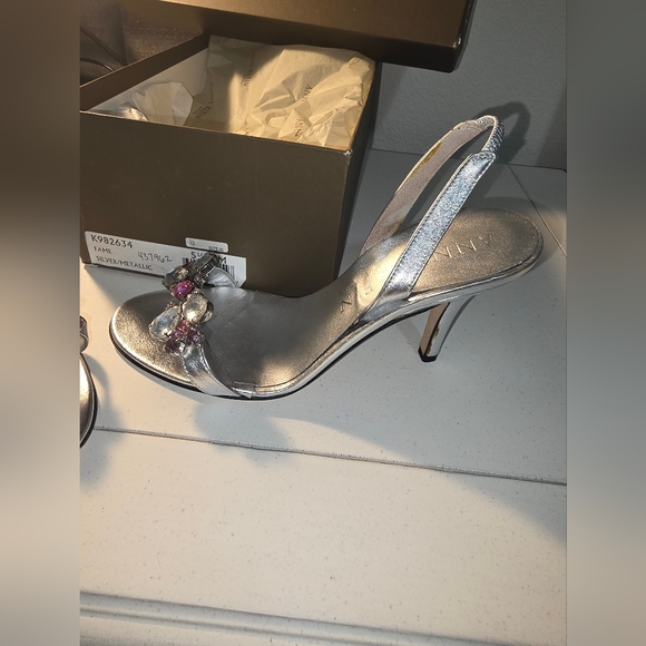 Ann klein  silver size 5.5 - Picture 4 of 8
